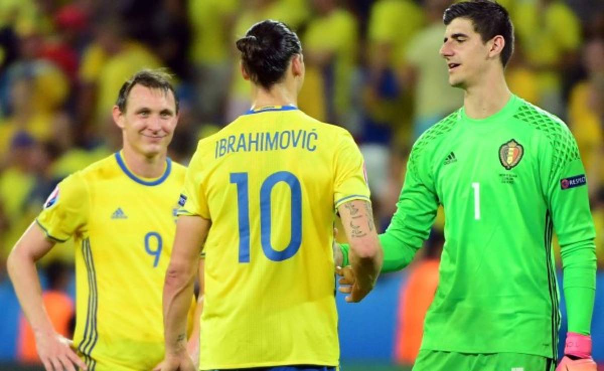 Bélgica jubila a Ibrahimovic en la selección sueca y clasifica a octavos