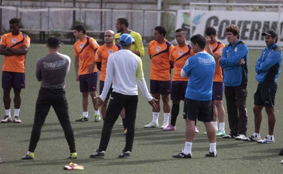 Reunión en el Olimpia antes del clásico ante Real España