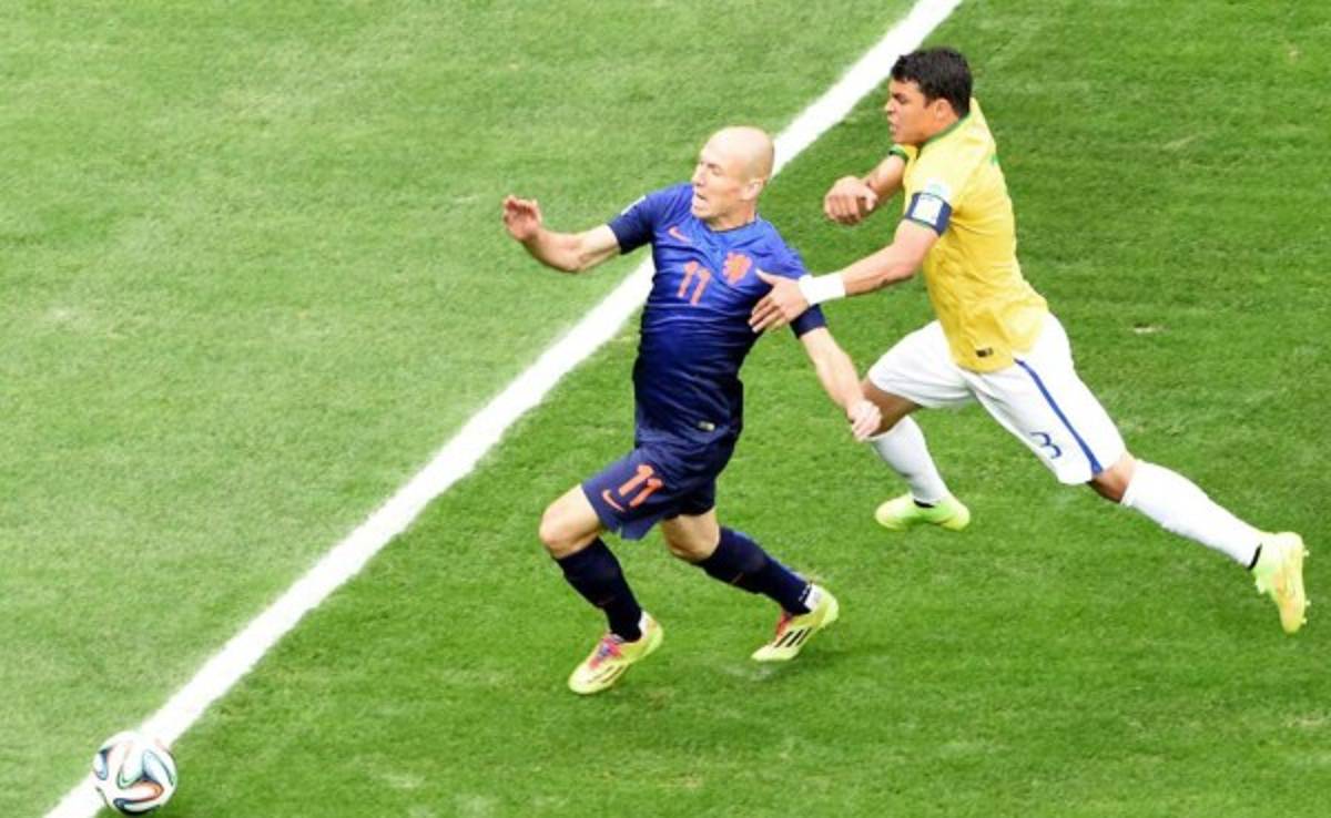 VIDEO: Así fue la jugada del falso penal a favor de Holanda