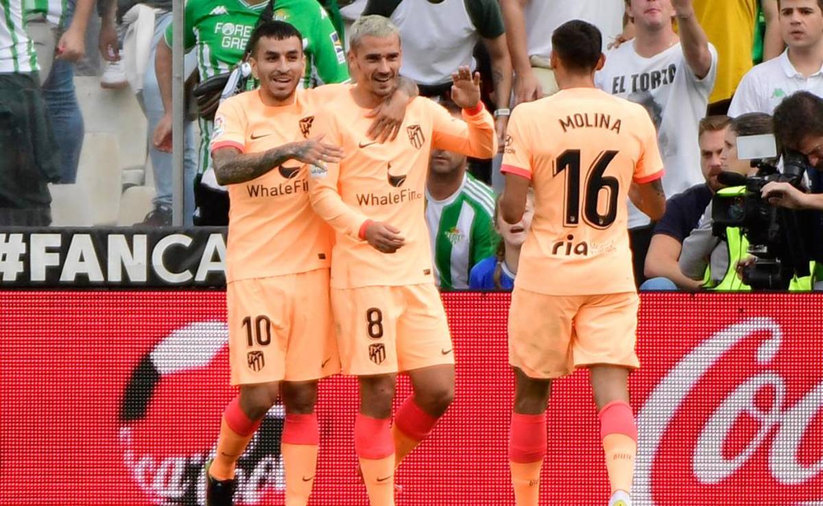 Volvió el principito: Un doblete de Griezmann devuelve al Atlético al podio de La Liga de España