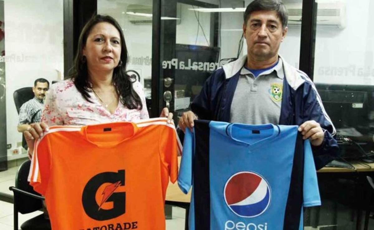 El Chevo y otras personalidades están listas; ¡Vamos, todos a apoyar El Chologol!