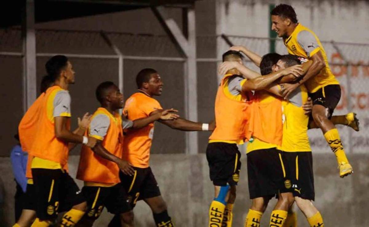 Real España se adueña del Micheletti y derrota al Honduras Progreso