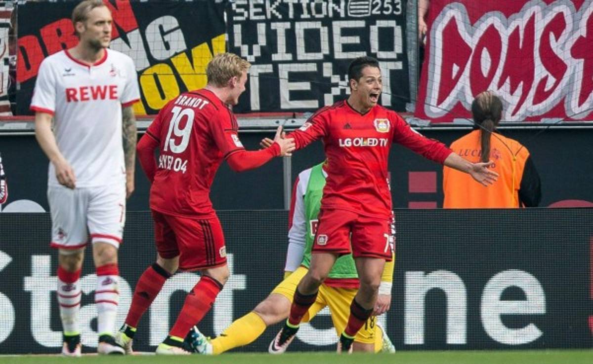 Chicharito Hernández anota y entierra aspiraciones del Colonia