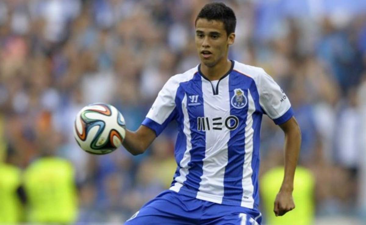 Mexicano Diego Reyes marca pero en propia meta en España
