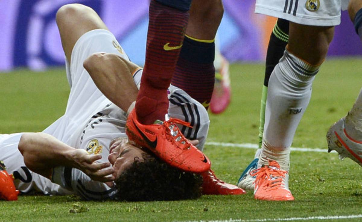 VIDEO: Busquets miró tres veces a Pepe antes de patearlo