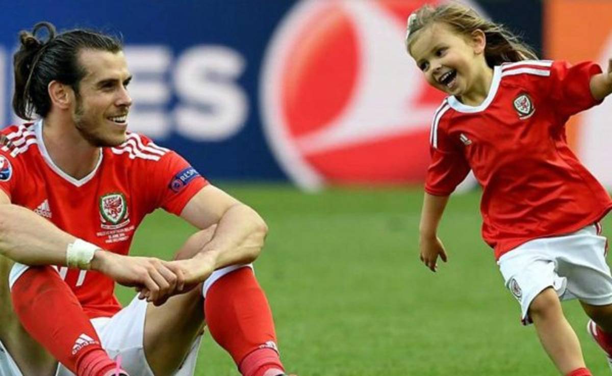 UEFA pide que dejen de acceder al campo familiares de jugadores tras partidos