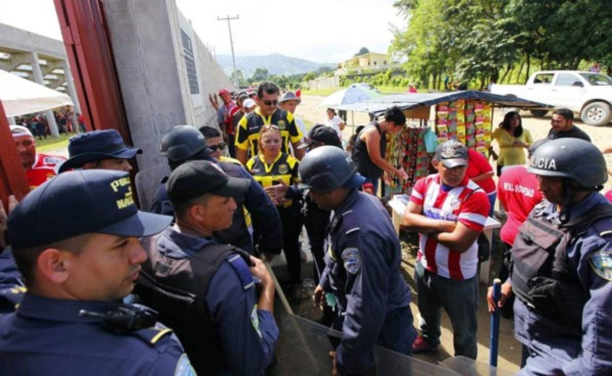 En sol serán ubicados los aficionados de Real España en Tocoa