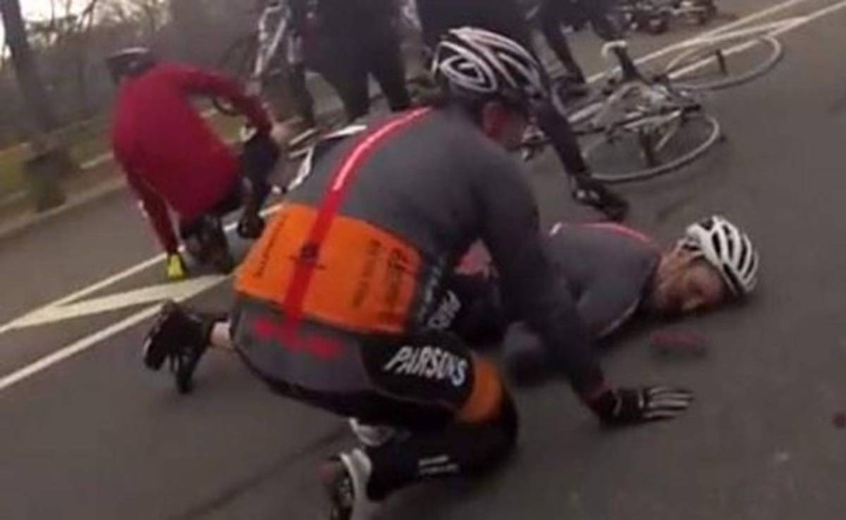 Bono podría no volver a tocar la guitarra, tras grave accidente de ciclismo