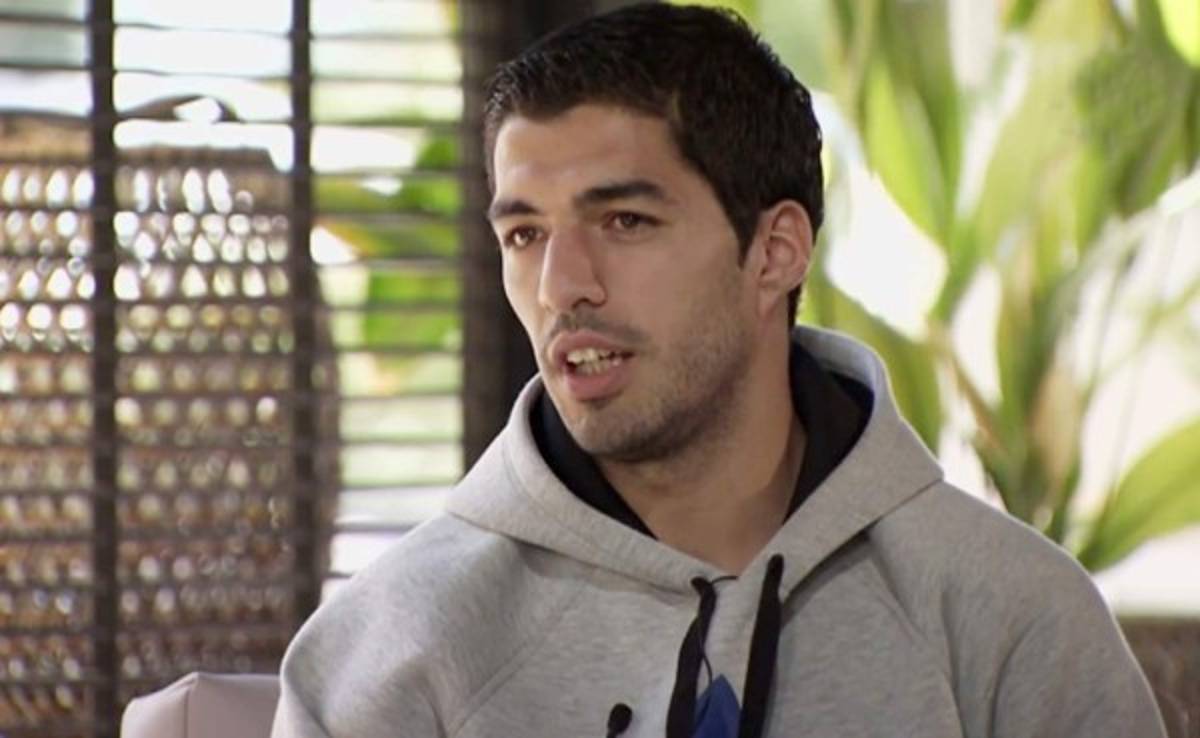 Luis Suárez en entrevista con Valdano: 'En el tridente hay dos gallos y un pollito'