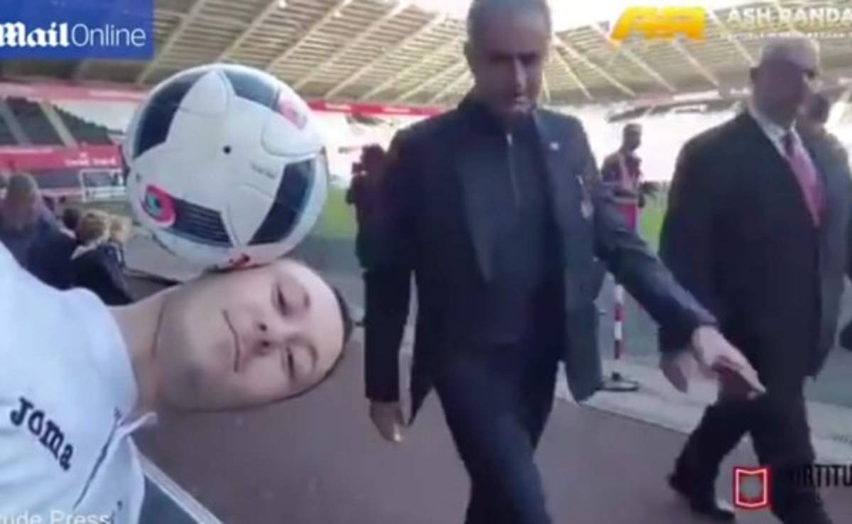 VIDEO: La broma que Mourinho hizo a un acróbata freestyle