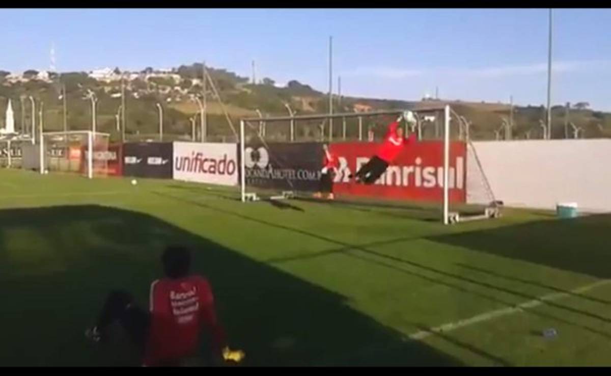 VIDEO: A sus 42 años, así se entrena Dida, exportero del AC Milan