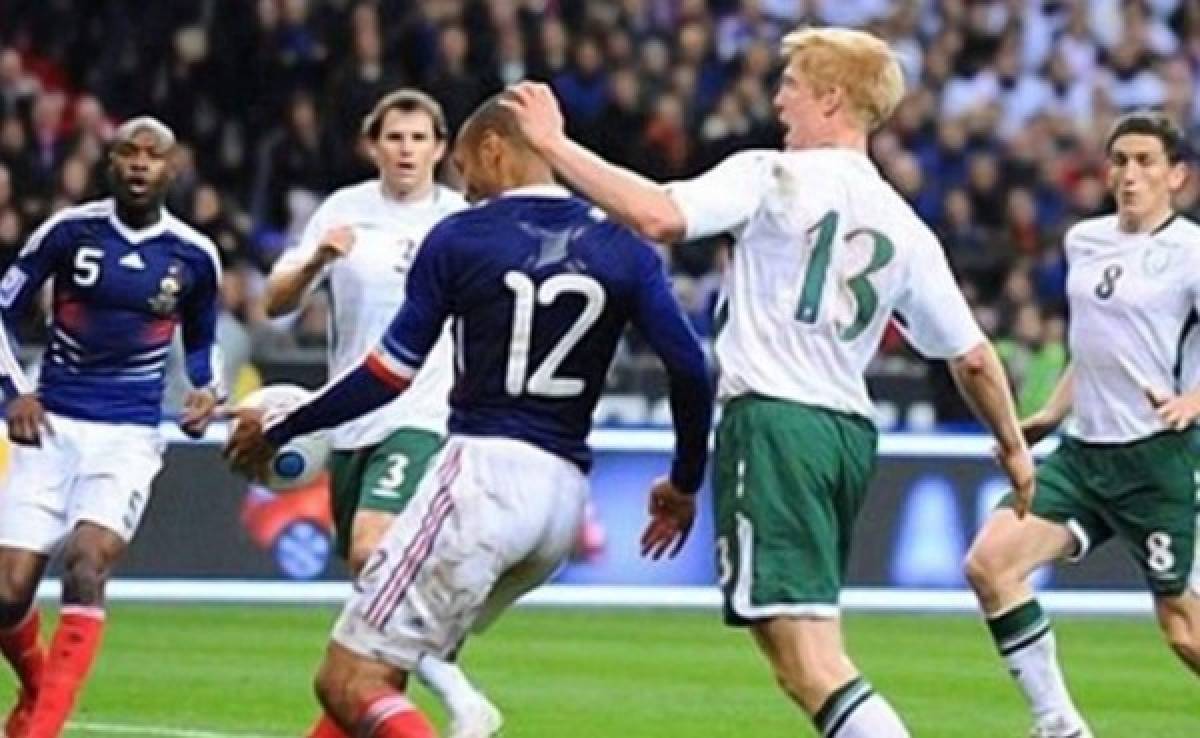 La FIFA pagó para que Irlanda no recurriera una mano de Henry