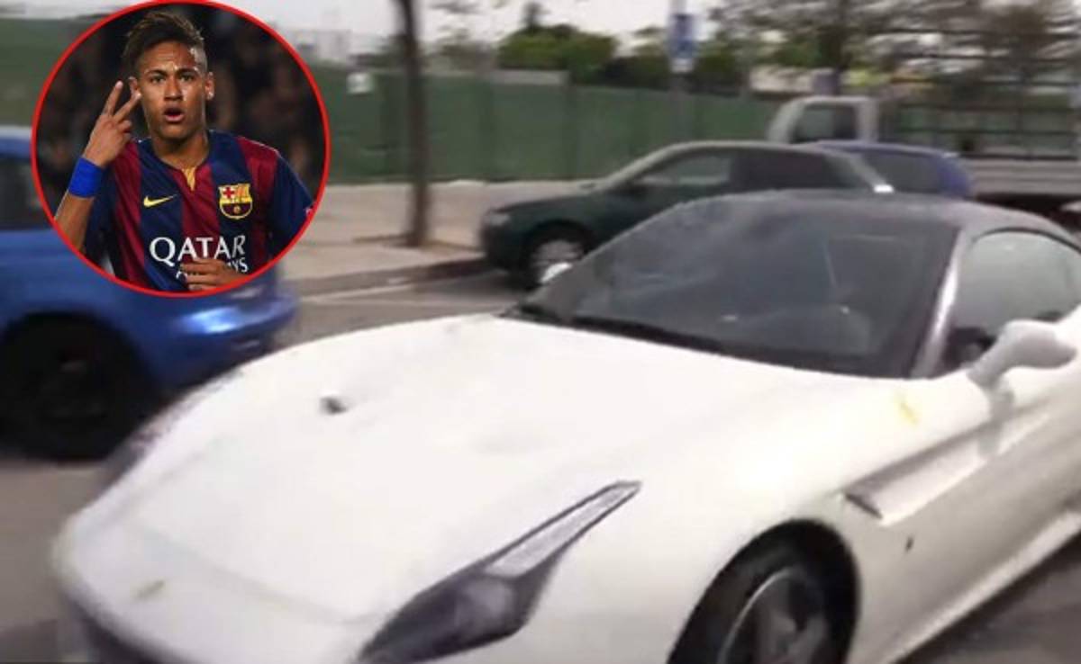 VIDEO: Neymar estrena Ferrari tras avanzar a la final de Champions