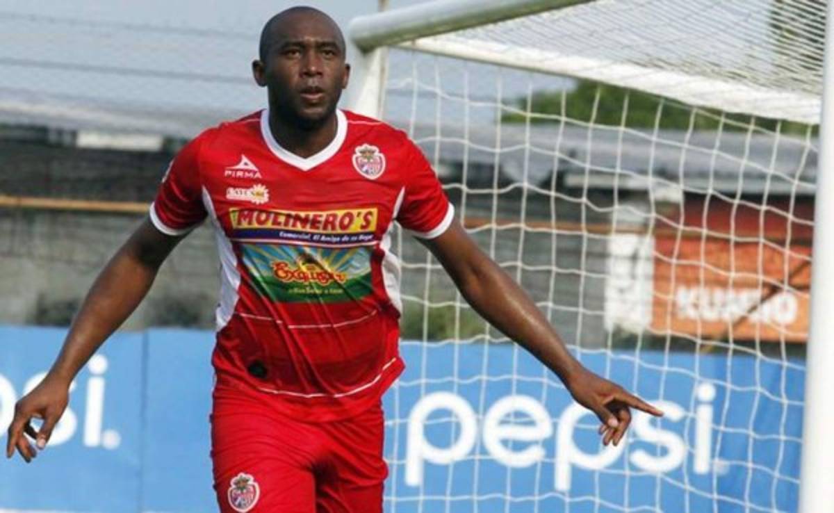 Grandes figuras del fútbol centroamericano que podrían retirarse a final de temporada