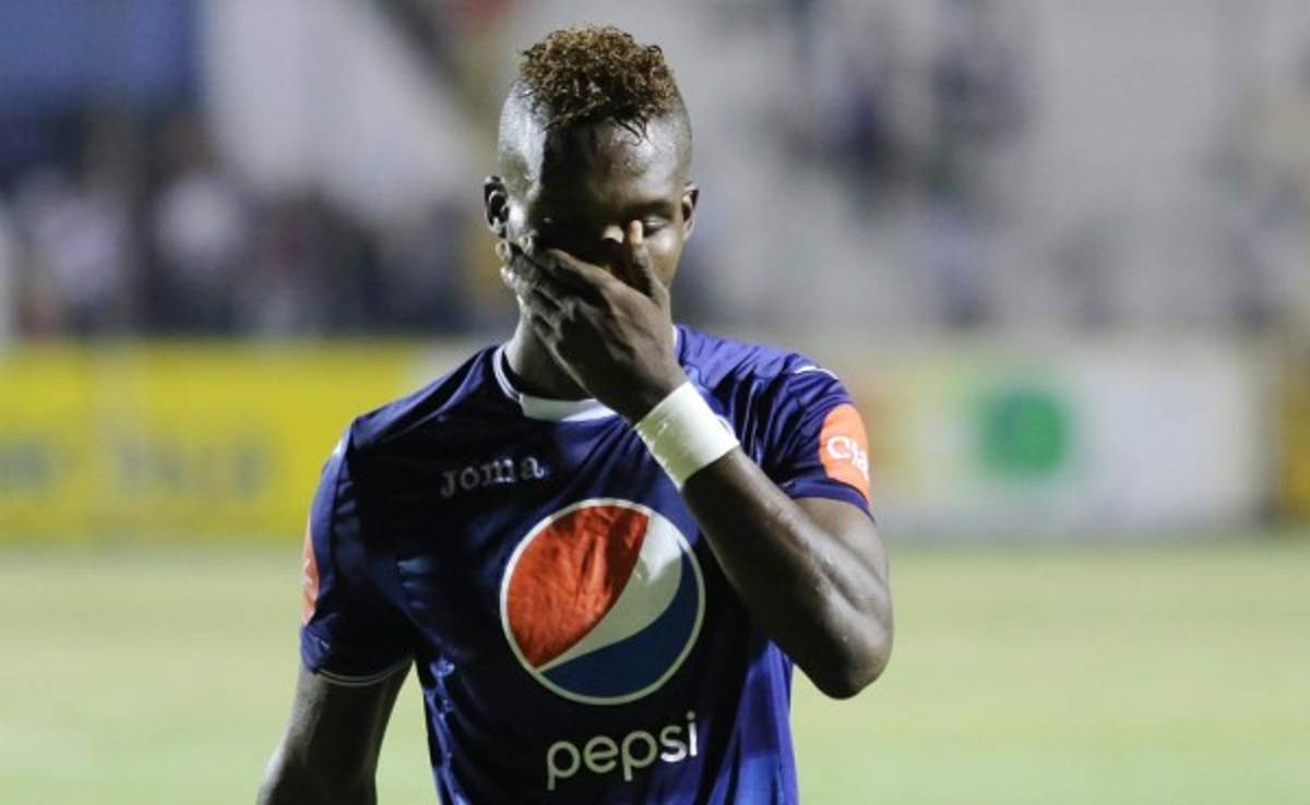 Rubilio y Jhonson se van expulsados por agredirse en el clásico Olimpia-Motagua