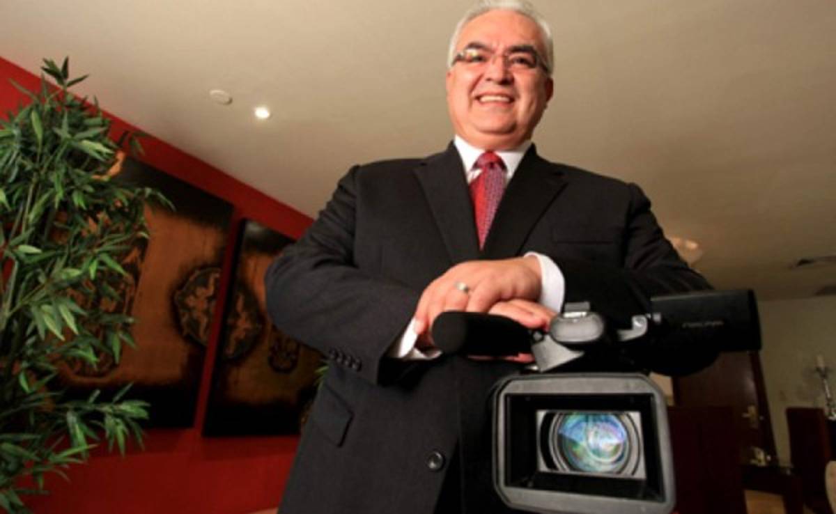 Luis Omar Tapia pide que suspendan a los que se tomaron fotos con Neymar