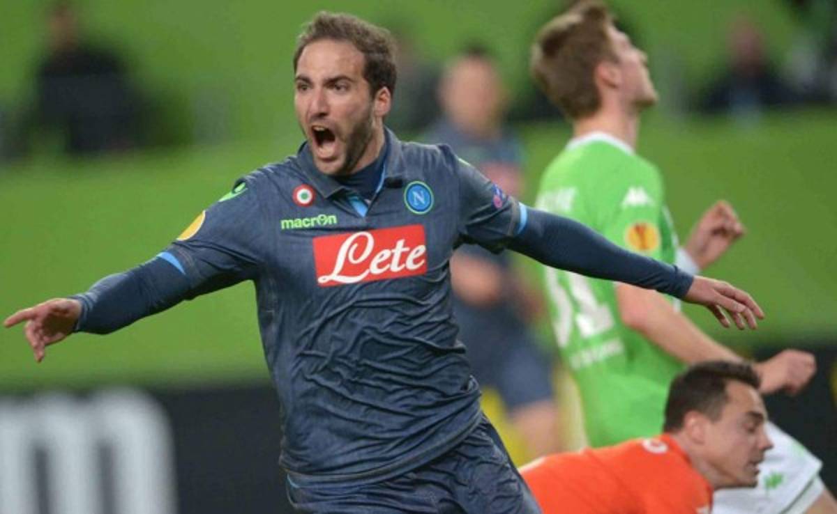 Nápoles golea al Wolfsburgo y da un paso a semifinales de Europa League