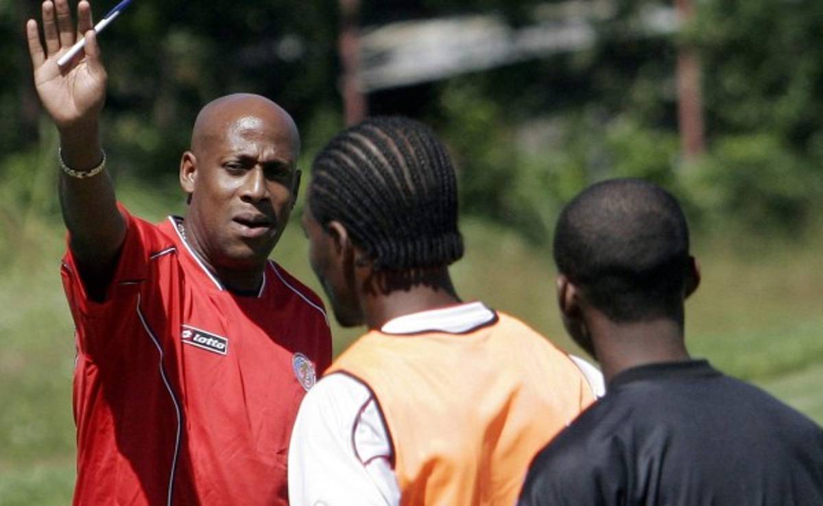 Hernán Medford, un técnico ganador que va por su revancha