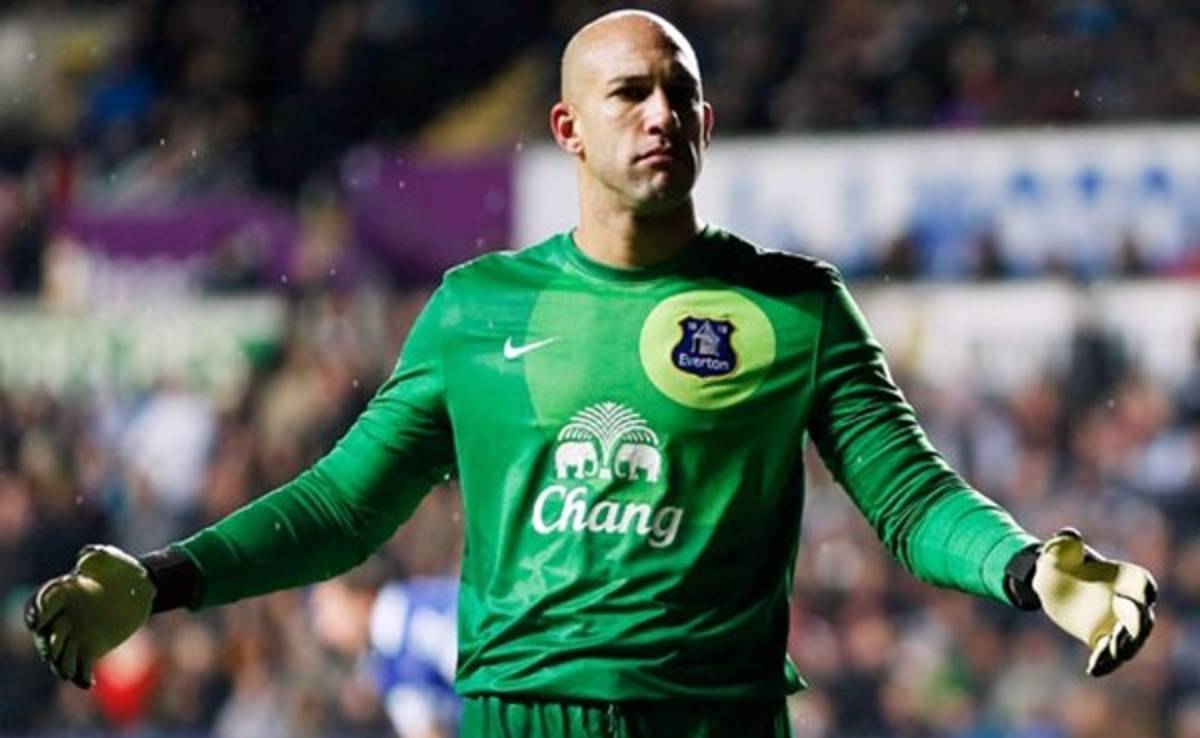 Arquero Tim Howard renueva con el Everton hasta 2018