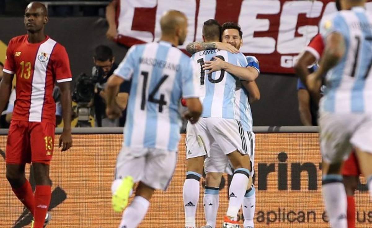 Messi ilumina la Copa América y debuta con triplete ante Panamá