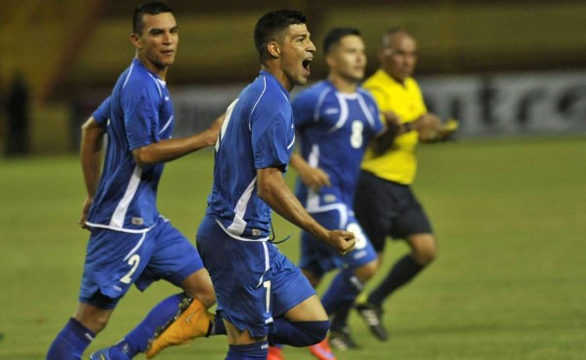 El Salvador goleó a San Cristóbal y avanza en la eliminatoria a Rusia 2018
