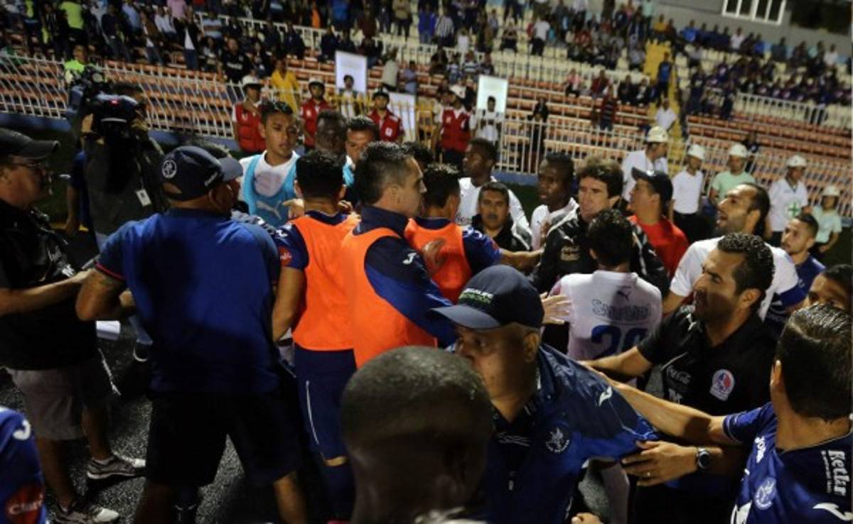 Las imágenes curiosas que dejó el clásico