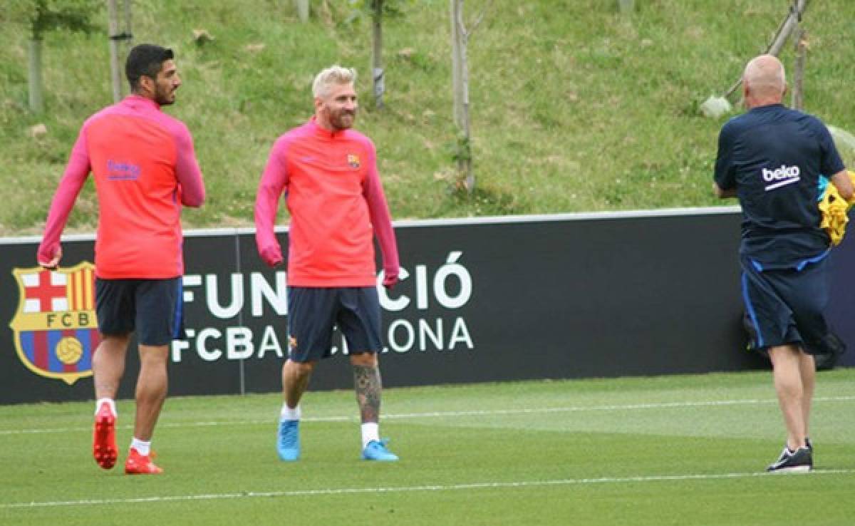 Messi se roba la atención en el primer entrenamiento de Barcelona en Inglaterra