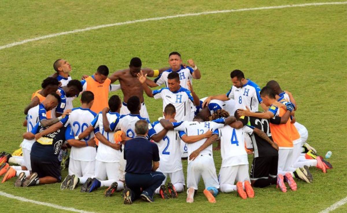 La emotiva oración de los jugadores de Honduras tras vencer a Canadá