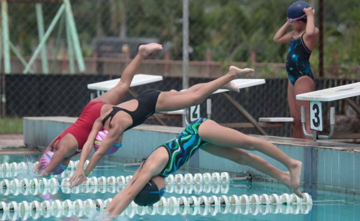 Promesas de la natación compiten en San Pedro Sula