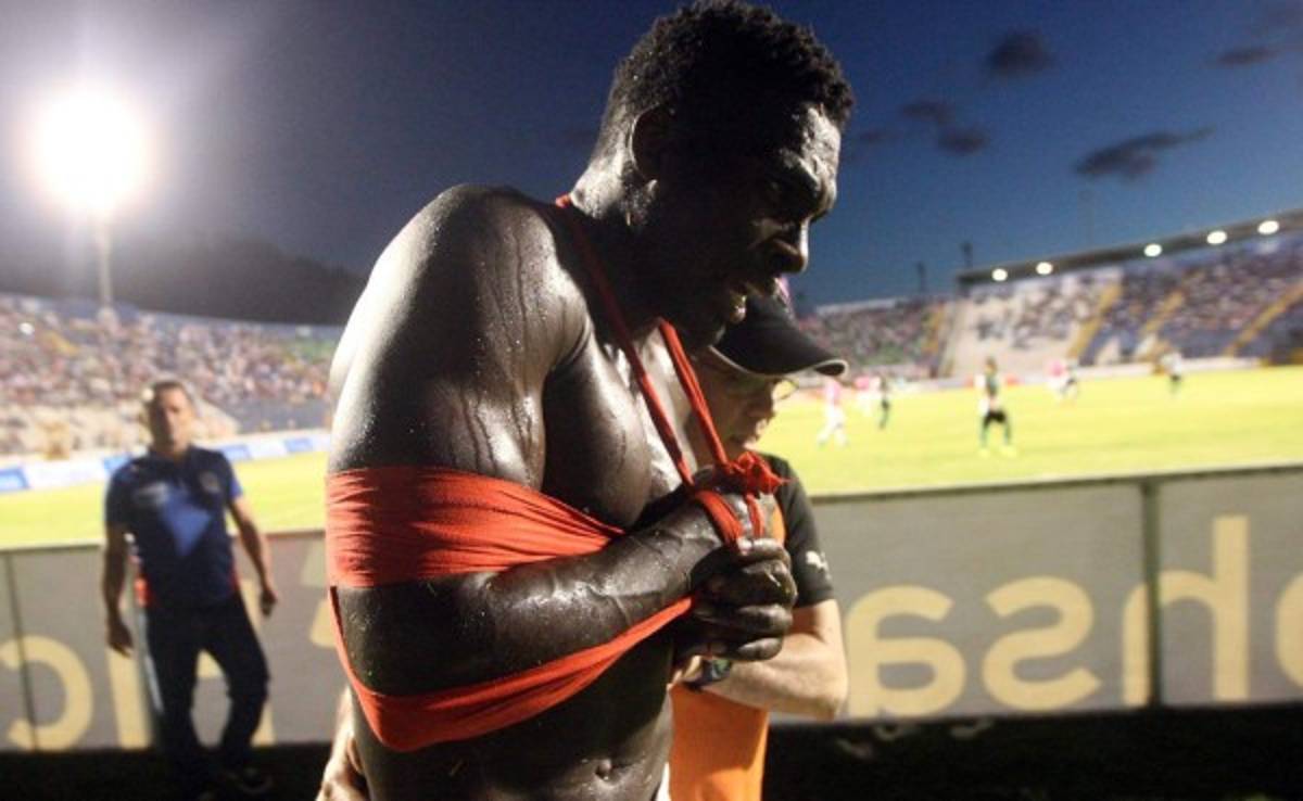 Confirmado: Javier Estupiñán estará de seis a ocho semanas fuera de las canchas