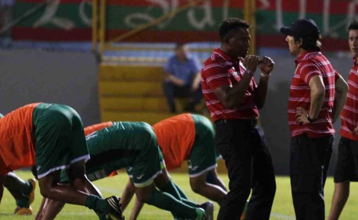 Carlos Pavón: 'Copa es copa, contento y tranquilo por el trabajo'
