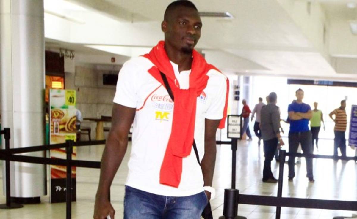 Javier Estupiñán recibe permiso en Costa Rica y podrá jugar ante Herediano