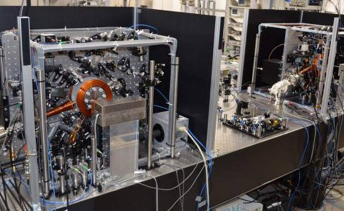 Crean en Japón relojes que se desajustan cada 16.000 millones de años