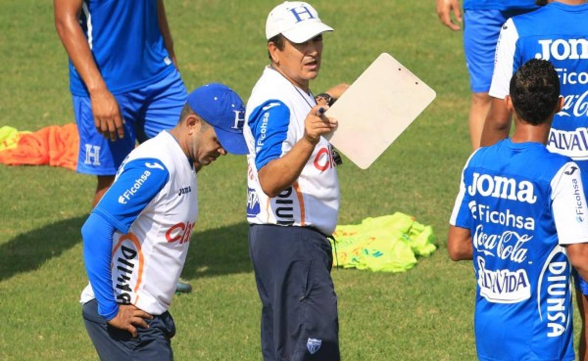 Las 5 grandes interrogantes de Pinto antes de dar convocatoria ante El Salvador