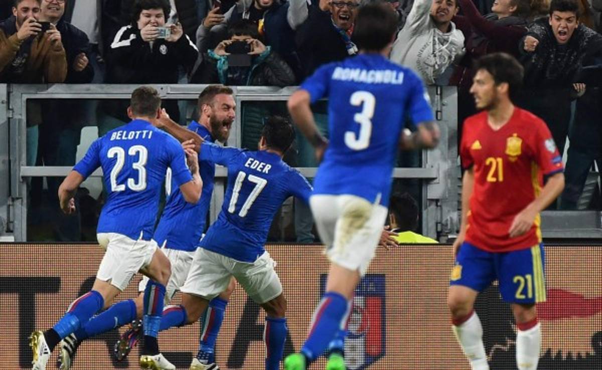 Italia y España empatan en la clasificación para el Mundial 2018