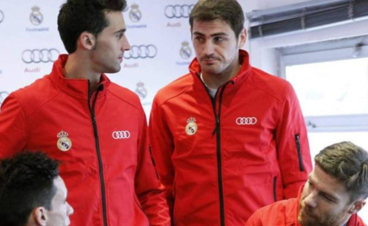 Álvaro Arbeloa se disculpa con Iker Casillas por un 'retuit'