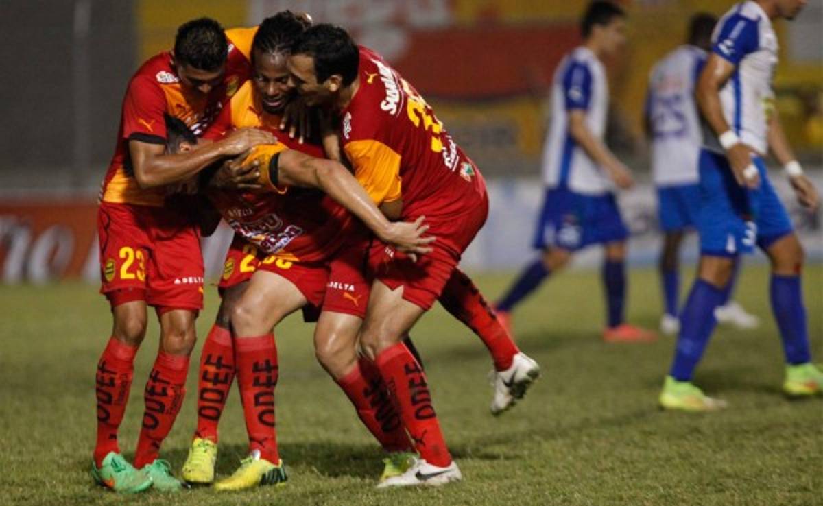 Real España pone fin al largo invicto del Honduras Progreso