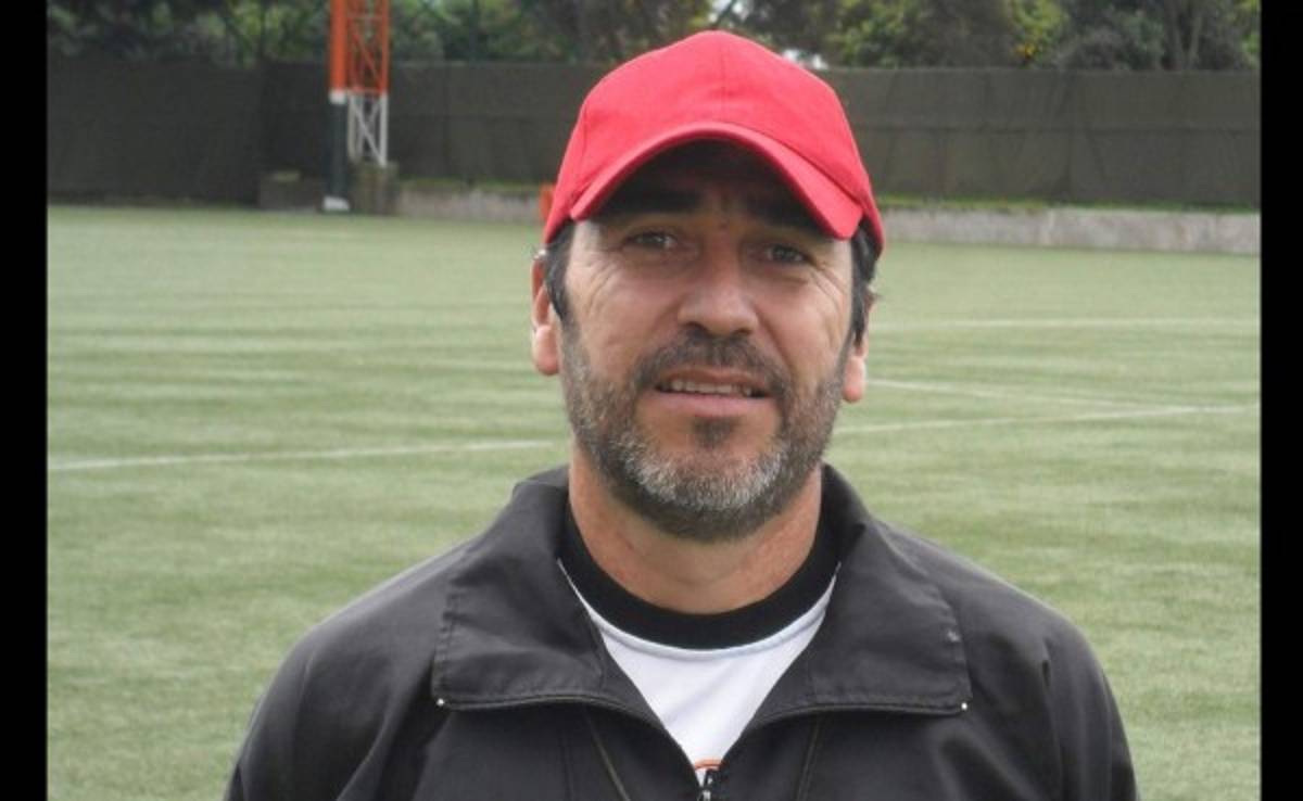 Gilberto Arenas, un asistente técnico y preparador físico con 25 años de trayectoria