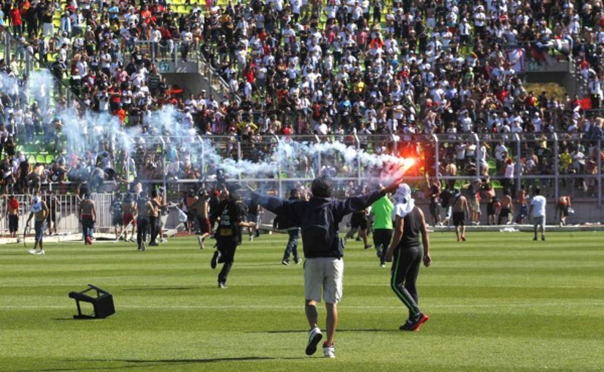Colo Colo se corona en Chile en medio de actos vandálicos