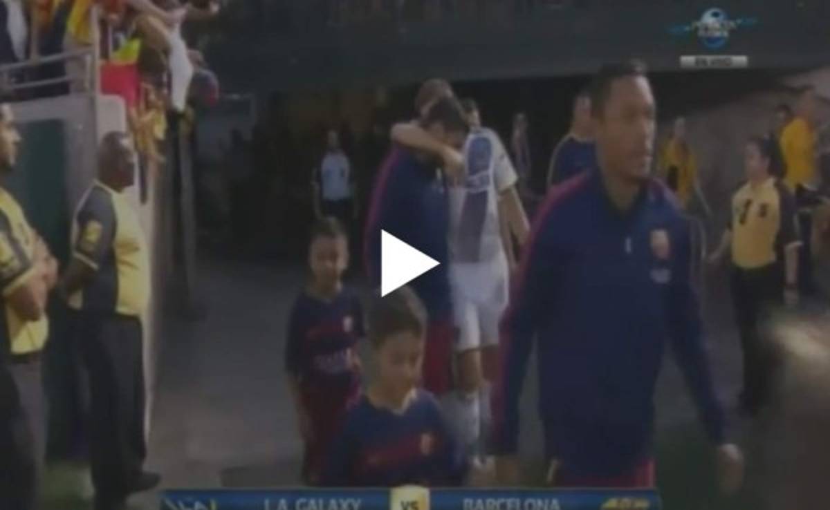 VIDEO: Secretos, risas y abrazo entre Luis Suárez y Steven Gerrard