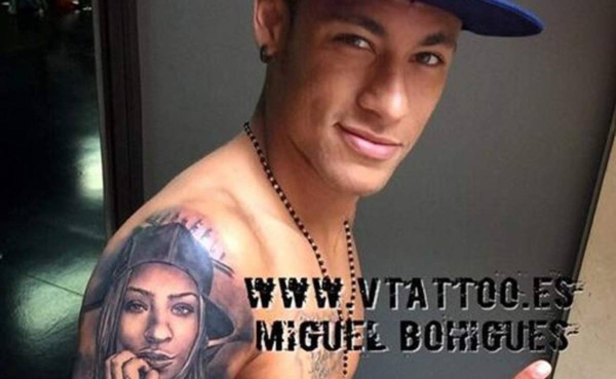 Neymar se tatúa a su hermana Rafaella en el brazo