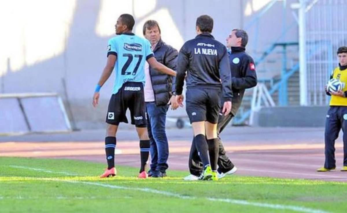 Jerry Bengtson: 'Algunos compañeros me dicen negro, soy fuerte de la mente'