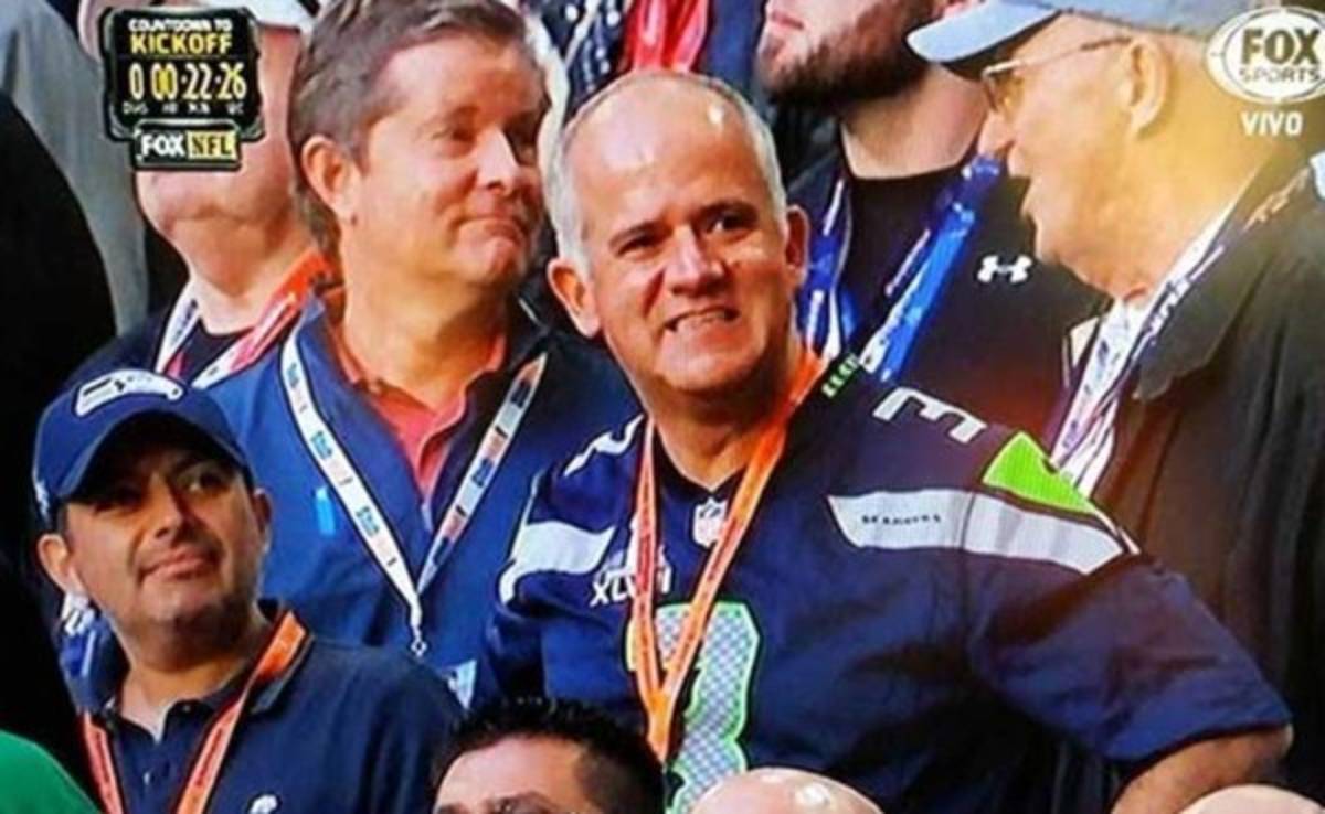 Cámara de TV capta a un político y le trae grandes problemas