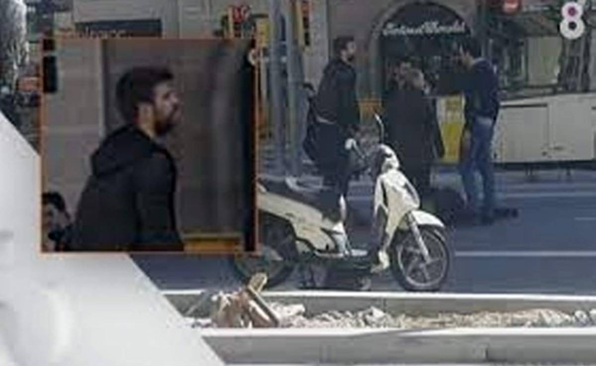 Piqué auxilia a un hombre que sufrió un accidente de tránsito