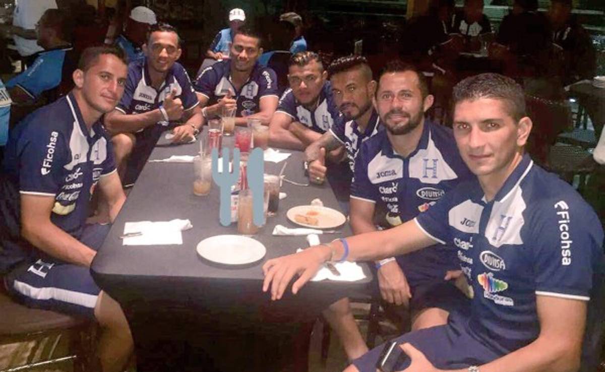 La selección de Honduras se relaja antes de jugar con Canadá