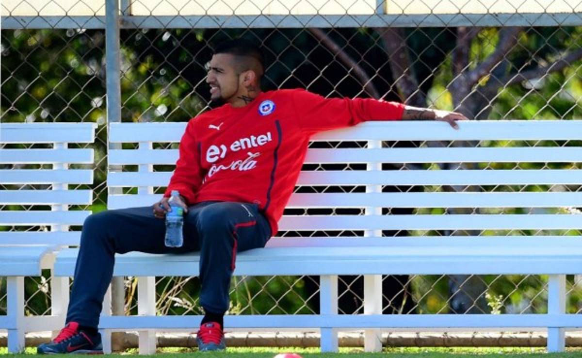 Arturo Vidal entrenó solo y es duda ante Australia