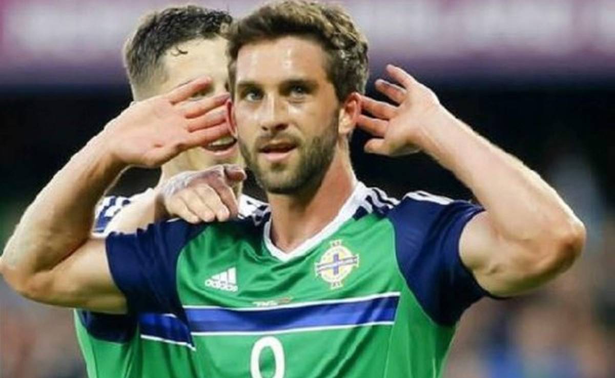 Video: La canción que hace bailar a la Eurocopa inspirada en delantero irlandés