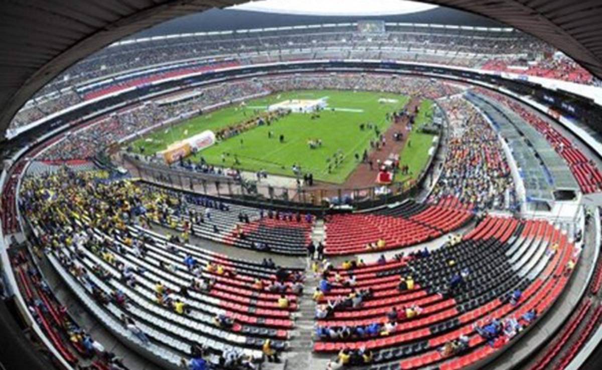 Hasta regalados dan boletos para poder llenar el estadio Azteca