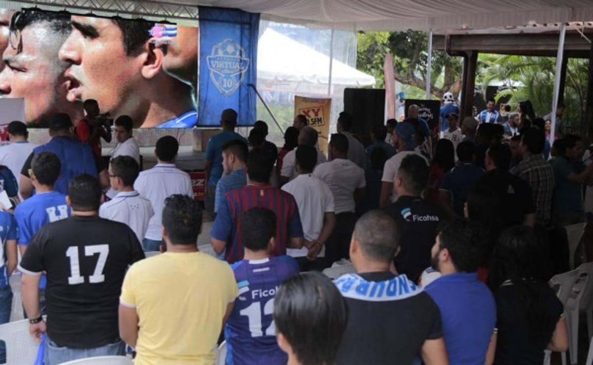 ¡EN VIVO!: Gran ambiente en el estadio Virtual de Diez