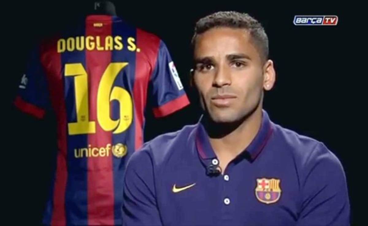 Barcelona cedería a Douglas a cambio de un jugador de baloncesto
